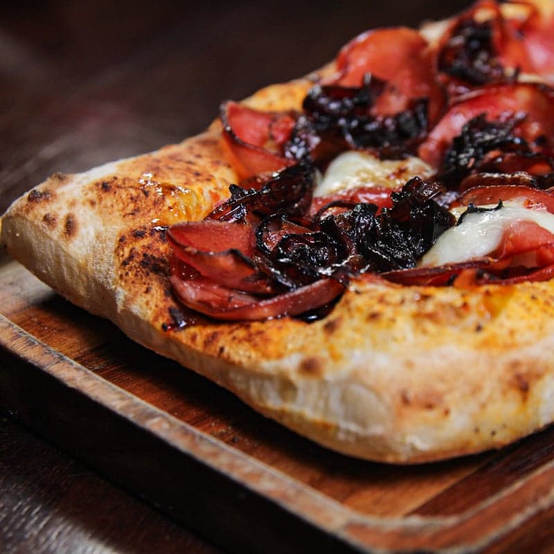 Focaccia de Calabresa