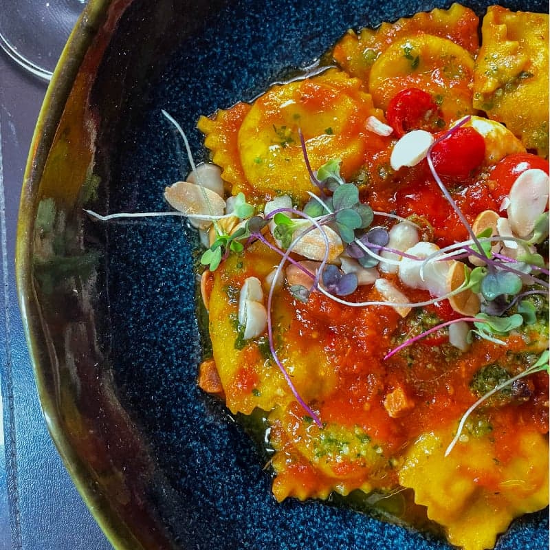 Ravioli de Búfala com Molho All’amatriciana